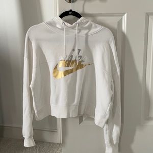 Women’s Nike cropped hoodie.
